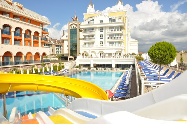DREAM WORLD RESORT & SPA